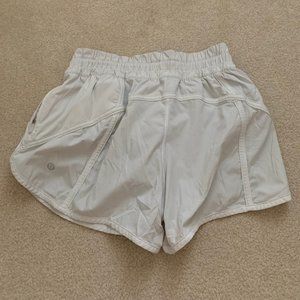 Lululemon Tracker Short V 4"